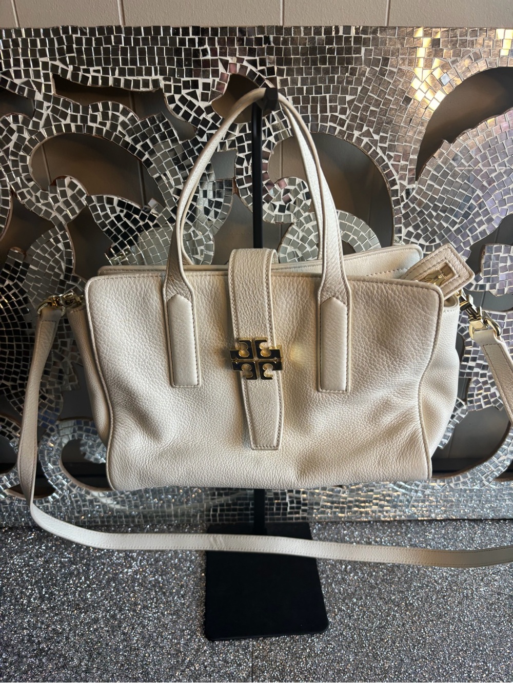 ⭐️Tory Burch Cream Pebbled‎ Leather Satchel with Crossbody Strap